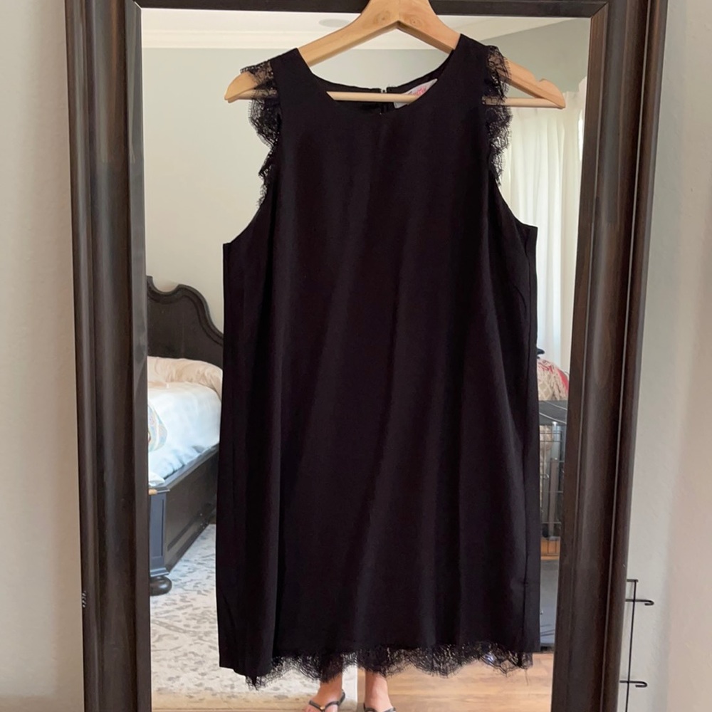 Lace detail black shift dress